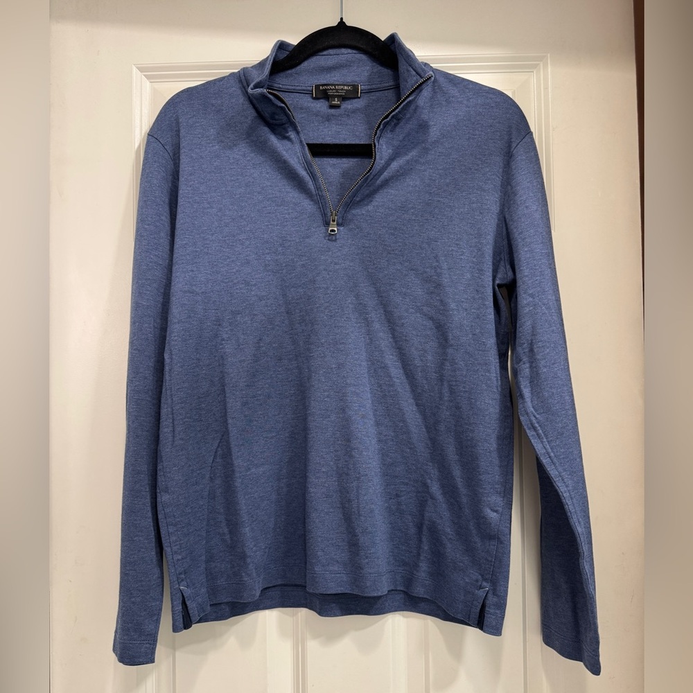 Banana Republic Men's Heathered Blue Zip Pullover; preppy luxury minimalist